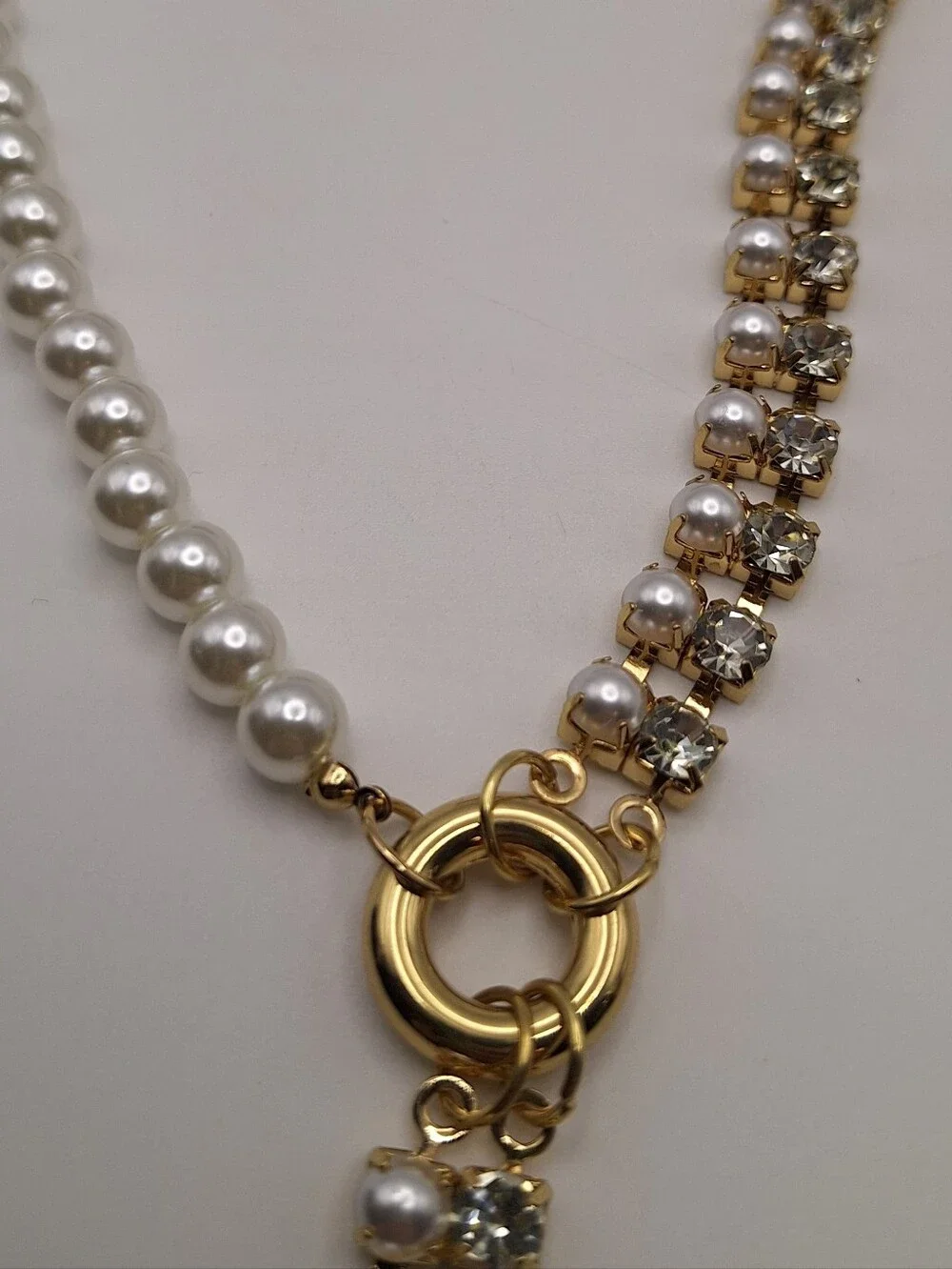 NWT Daisy Fuentes Pearl Rhinestone Gold Tone Statement Necklace